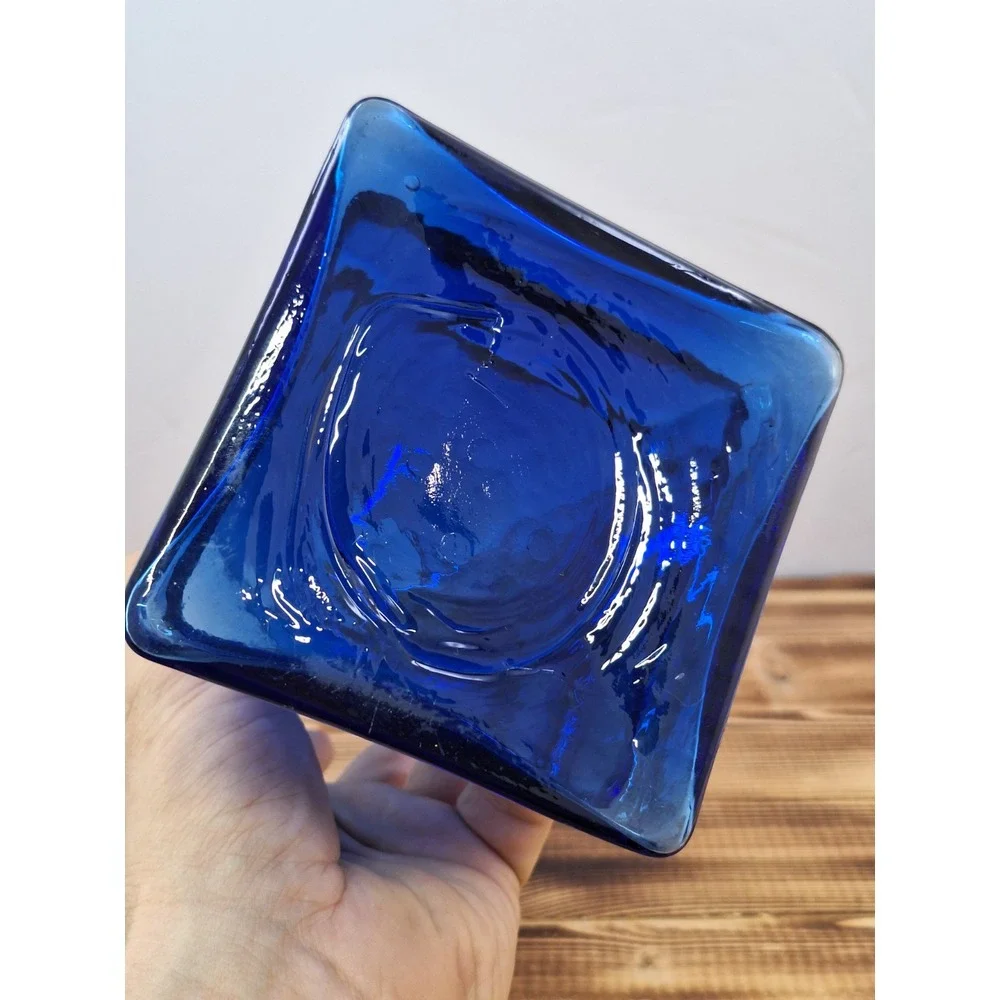 Las Vegas LUXOR Casino Hotel Cobalt Blue Egyptian Obelisk Glass Vase 9